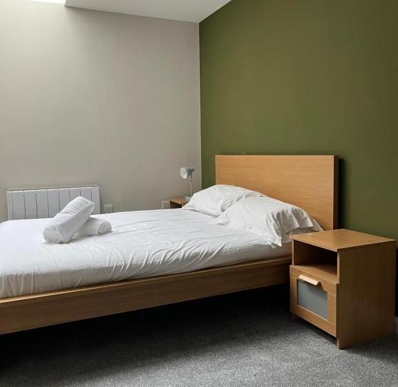Номер Стандарт, Station Lodge   Free Off Site Health Club Access With Pool, Sauna, Steam Room & Gym