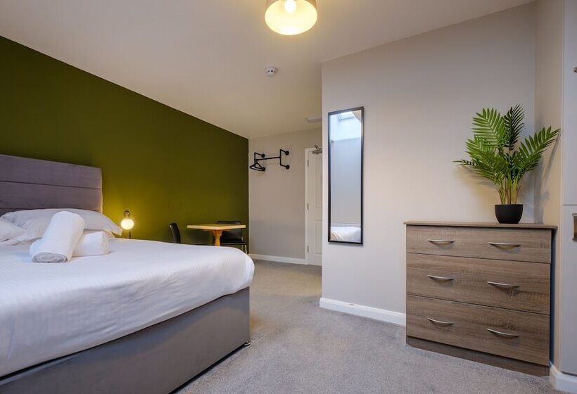 Номер Стандарт, Station Lodge   Free Off Site Health Club Access With Pool, Sauna, Steam Room & Gym