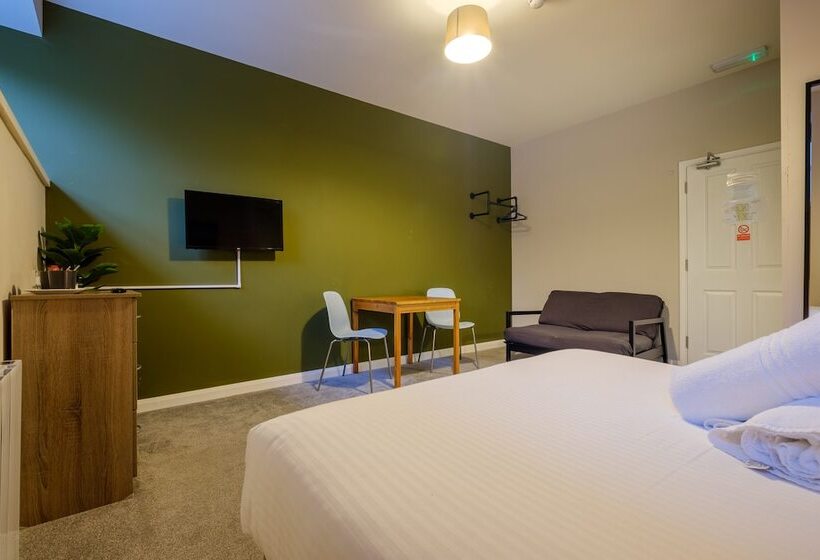 Номер Стандарт, Station Lodge   Free Off Site Health Club Access With Pool, Sauna, Steam Room & Gym