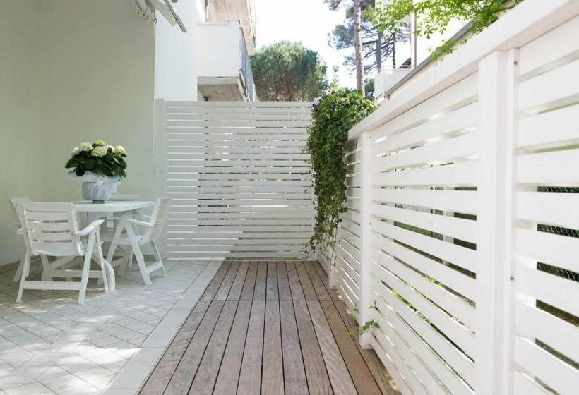 Apartamento 1 Dormitório com Sacada, Residence Ola