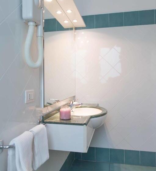 Apartamento 1 Dormitório com Sacada, Residence Ola