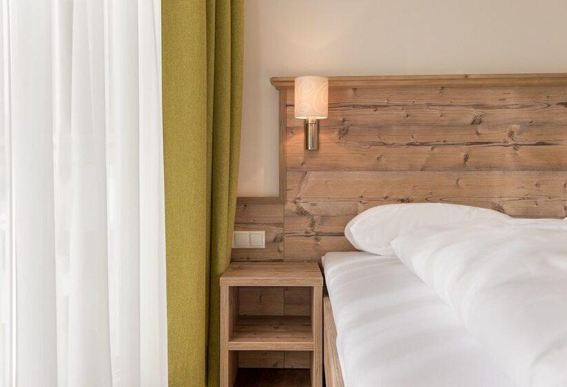 Апартаменты 4 Спальни, A Casa Saphir