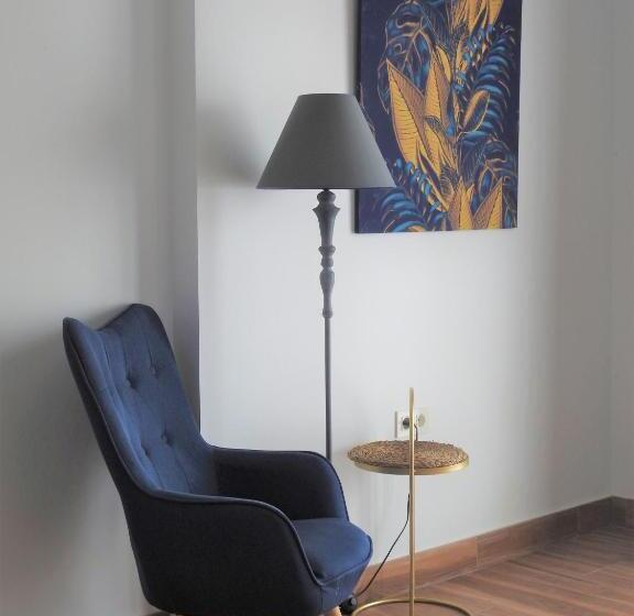 اتاق استاندارد, Sandra Rooms