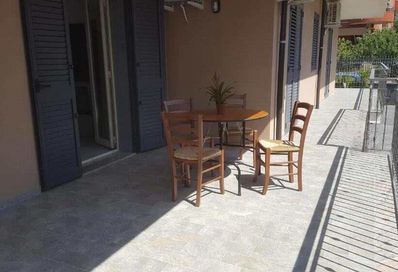 اتاق پریمیوم چهارنفره, Idilliaco Inn