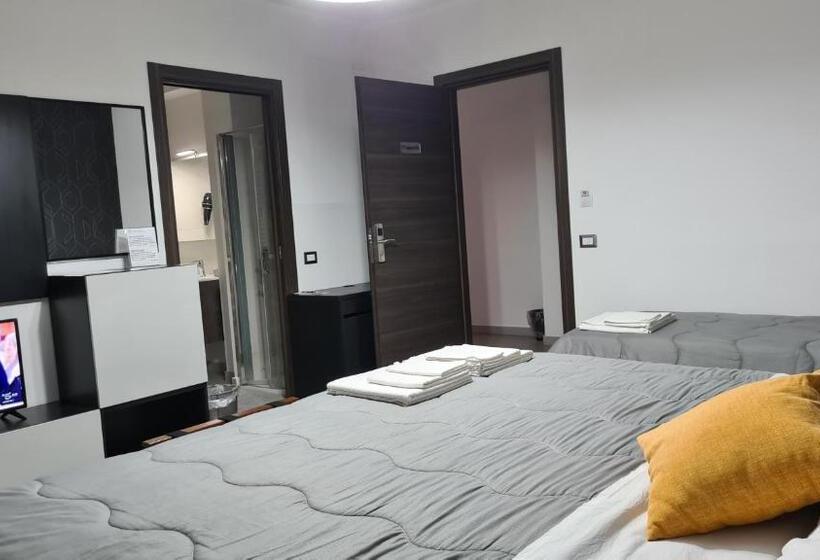 اتاق استاندارد سه تخته با بالکن, Idilliaco Inn