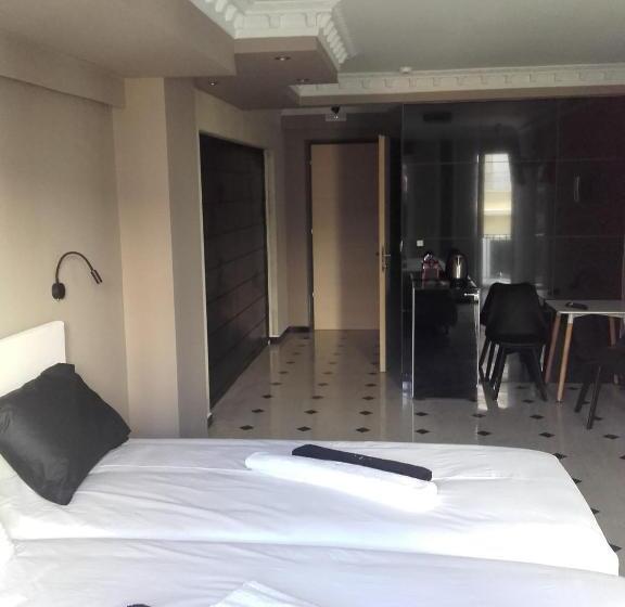 Полулюкс Повышенной Комфортности, Pietra Mare Suites