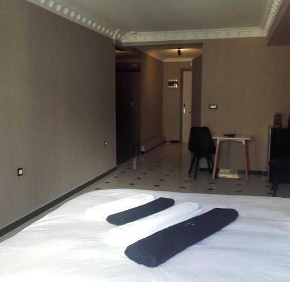 Полулюкс, Pietra Mare Suites