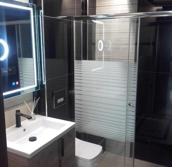 Полулюкс Повышенной Комфортности, Pietra Mare Suites