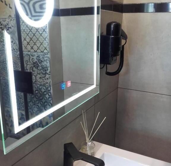 Полулюкс, Pietra Mare Suites