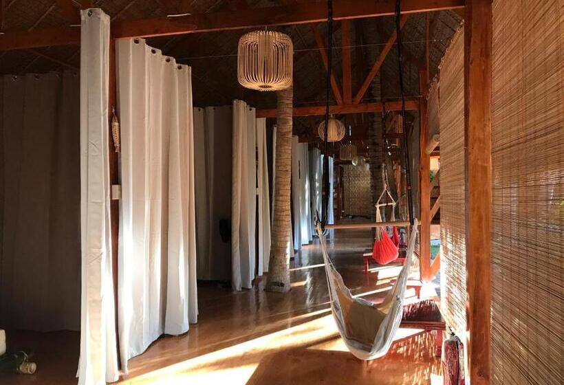 家庭间, Nautilus Hostel & Hammocks