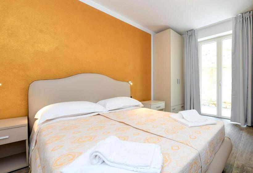 1 Bedroom Apartment Lake View, Borgo Ermanno