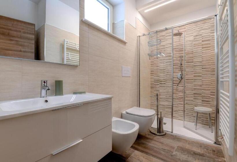 2 Bedrooms Apartment Lake View, Borgo Ermanno