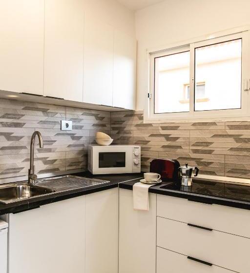 Апартаменты 1 Спальня Вид на Бассейн, Michelangelo Resort Apartments