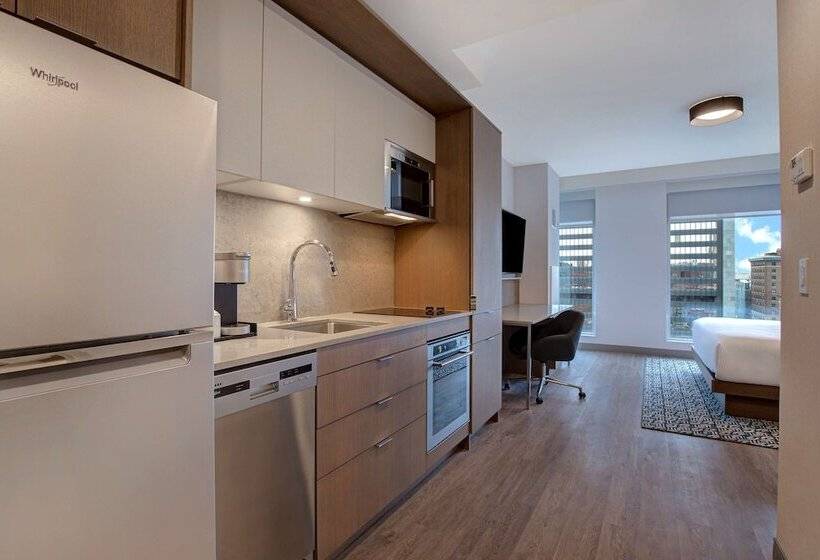 带双人床的标准工作室, Homewood Suites By Hilton Montreal Downtown, Qc
