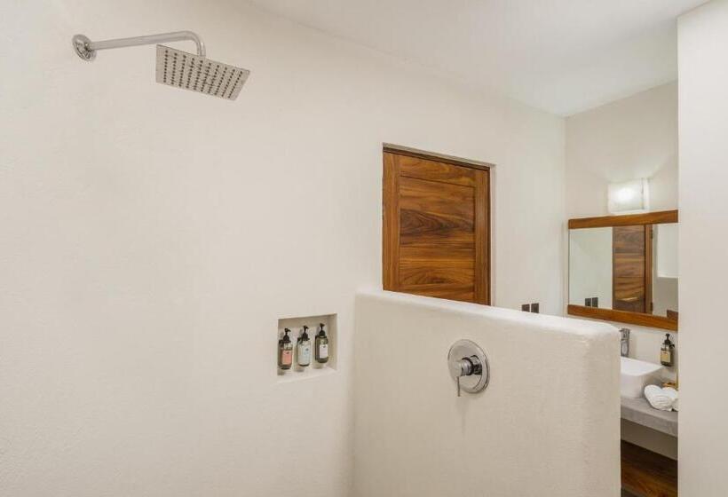 Suite Supérieure, Ciye
