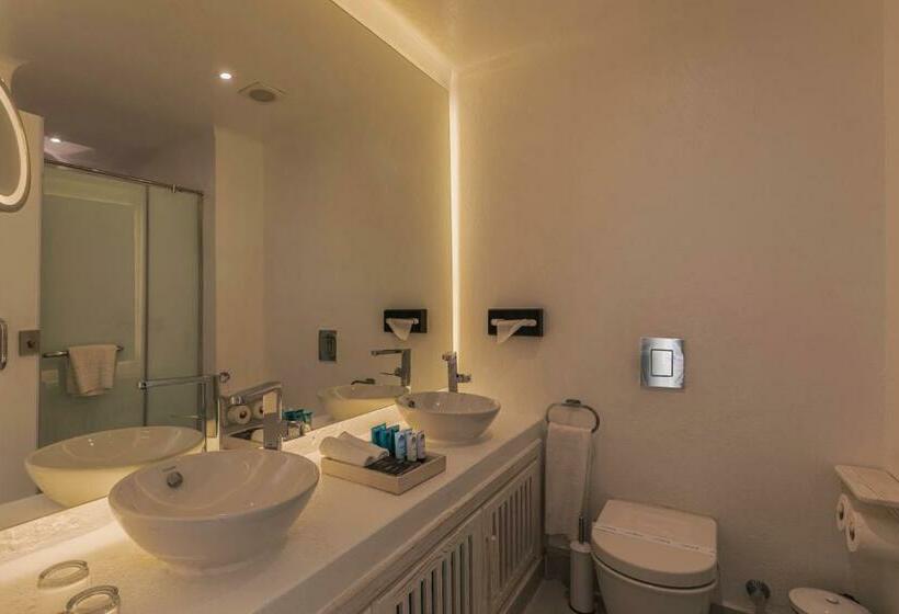 Deluxe Room, Tanoak Resort