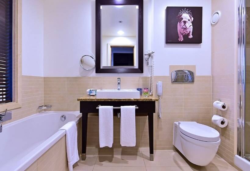 Номер Deluxe, Pestana Chelsea Bridge Hotel & Spa