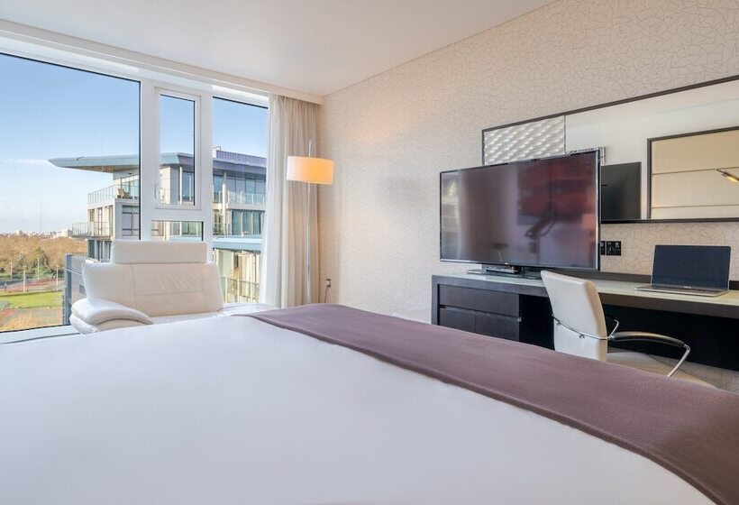 Номер Deluxe, Pestana Chelsea Bridge Hotel & Spa