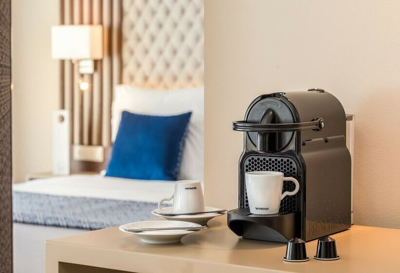 주니어 스위트 풀장 전망, The Westin Salgados Beach Resort, Algarve