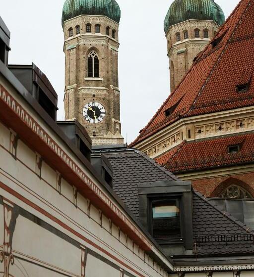 Полулюкс, Do & Co Hotel München