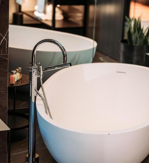 Люкс с Террасой, Do & Co Hotel München