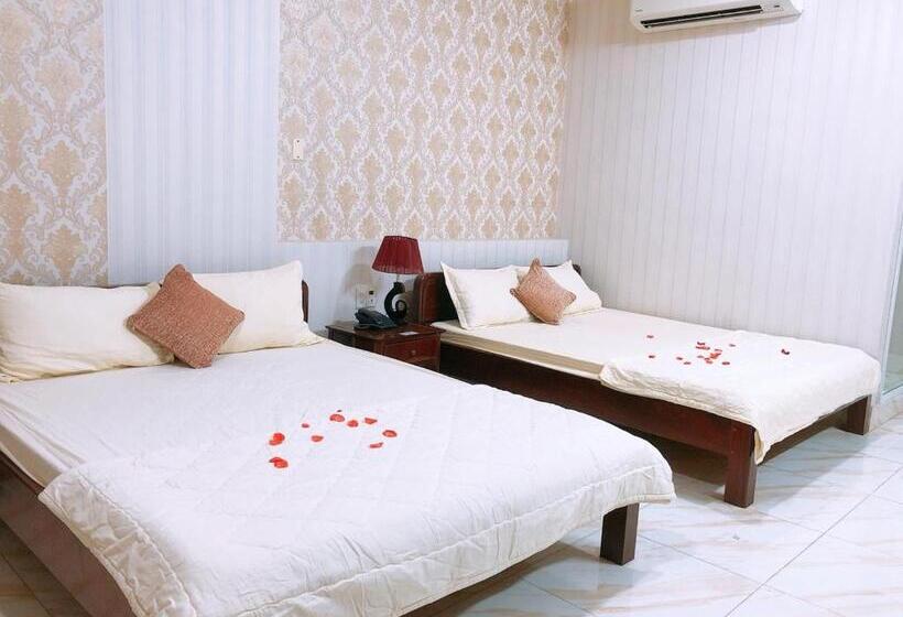 اتاق لوکس چهار تخته, Ngọc Mấy   đại Lợi