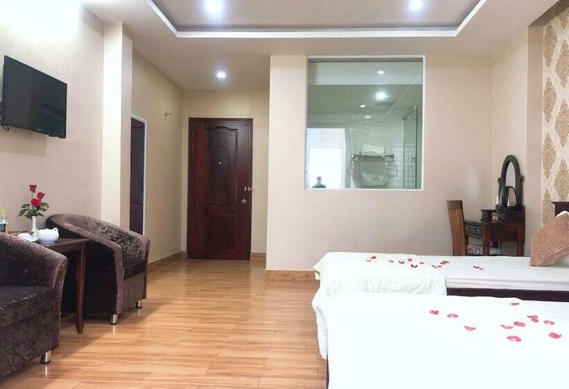 اتاق لوکس چهار تخته, Ngọc Mấy   đại Lợi