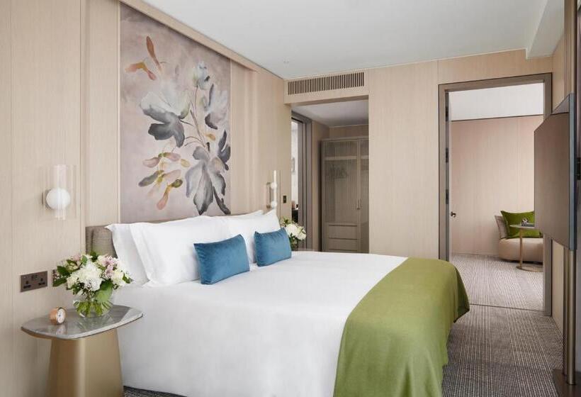 Люкс, Pan Pacific London