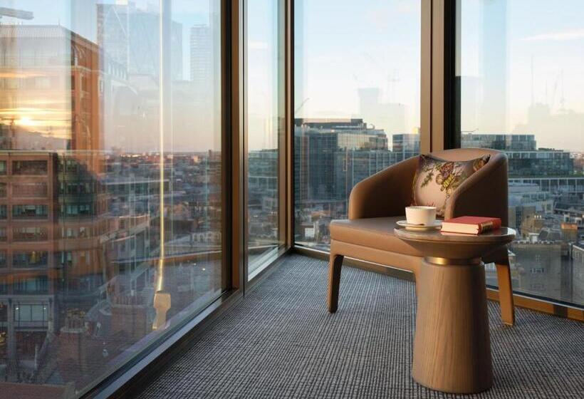 Люкс, Pan Pacific London
