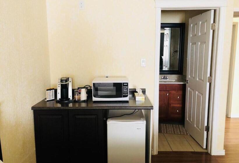 Номер Economy, Langham Motel