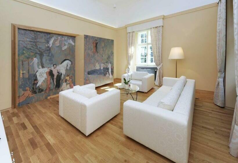 Family Suite, Chateau Herálec Boutique Hotel & Spa By L Occitane