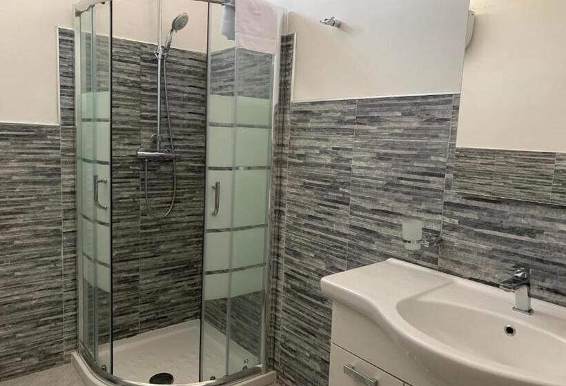 1 Bedroom Apartment with Terrace Sea View, Solanas