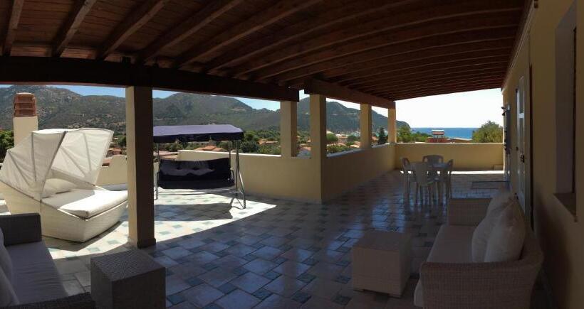 1 Bedroom Apartment with Terrace Sea View, Solanas