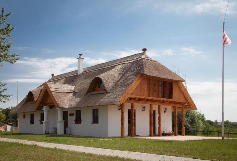 Семейный Номер, Csodaszarvas Vendégházak