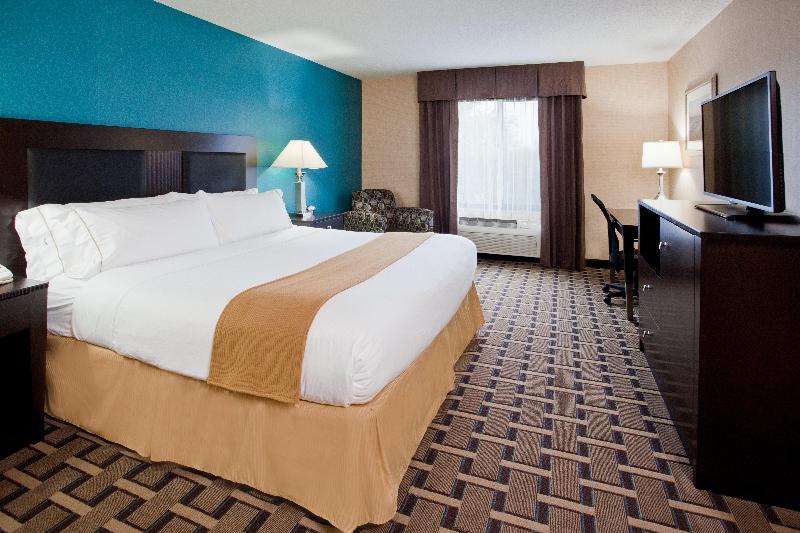 Люкс Кровать Кинг, Holiday Inn Express & Suites Buford Ne   Lake Lanier, An Ihg