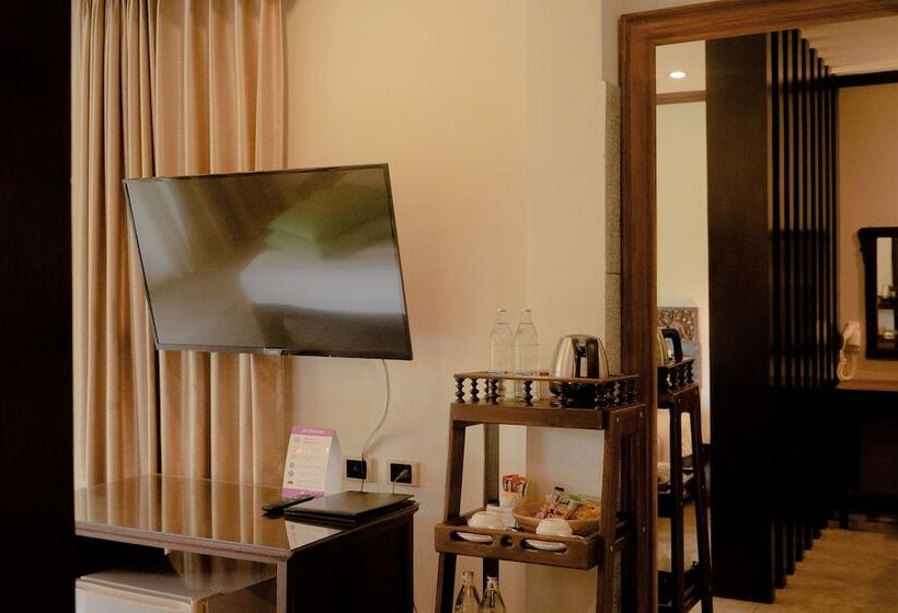 스탠다드 룸 더블 침대, Royal River Kwai Resort And Spa