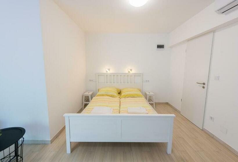 Номер Стандарт, Hullam Rooms Siofok
