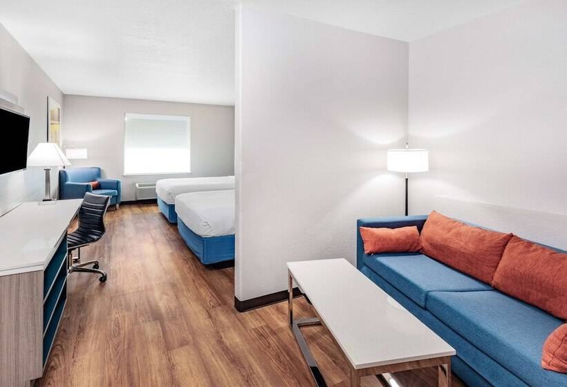 带2个卧室的套房, Days Inn & Suites By Wyndham San Antonio Near Frost Bank Center