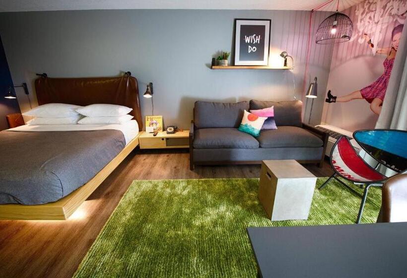 스탠다드 스튜디오 킹침대, Moxy Phoenix Tempe/asu Area