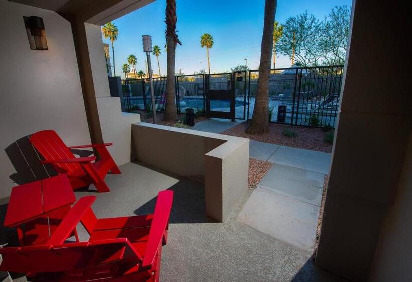 스탠다드 룸 킹사이즈 침대, Moxy Phoenix Tempe/asu Area