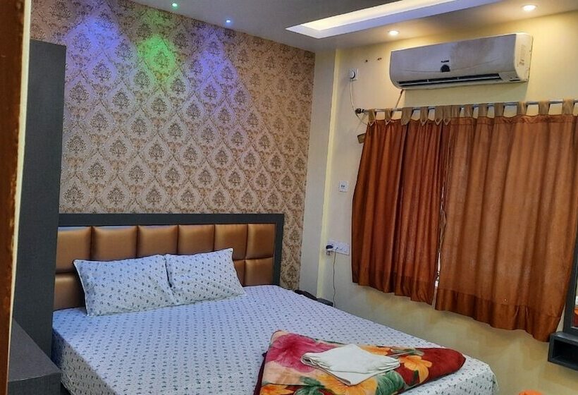 Номер Стандарт Вид на Город, Goroomgo Marine Blue Swimming Pool Digha