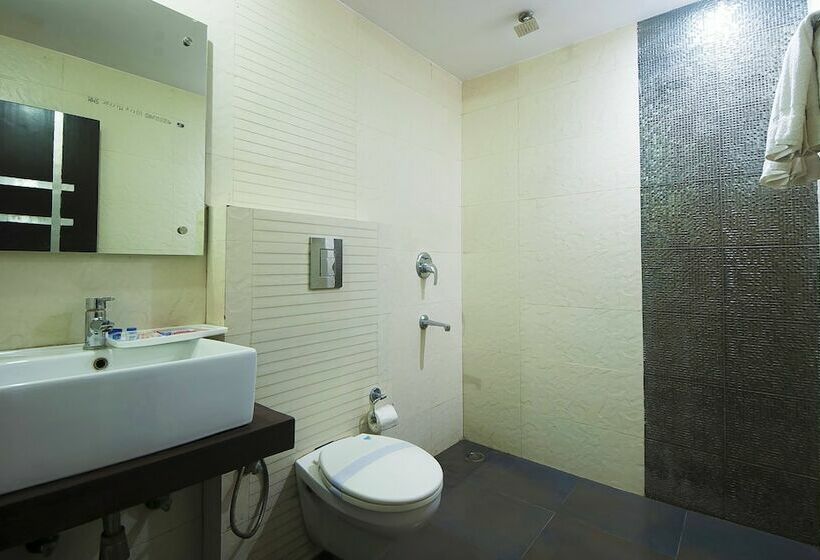 اتاق لوکس, Apra Inn
