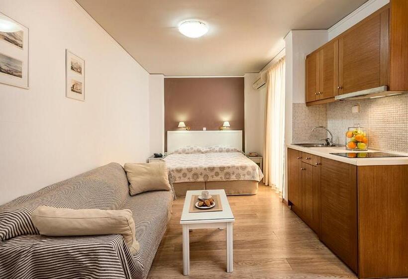 이코노미 스튜디오, Elina Hotel Apartments