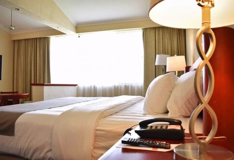 سوییت, La Posada Hotel Y Suites