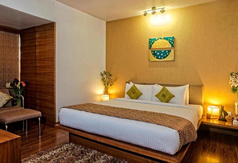 Номер Клуб, Yogi Executive, Navi Mumbai