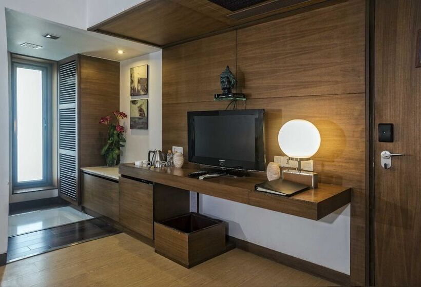 Номер Премиум, Yogi Executive, Navi Mumbai