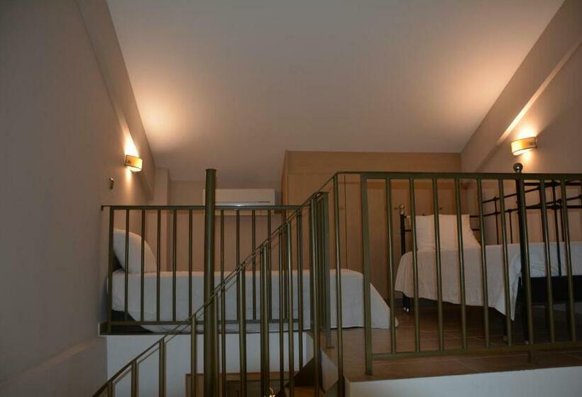 Полулюкс, Royalty Suites Seaside