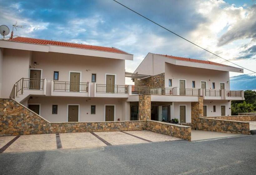 Полулюкс, Royalty Suites Seaside