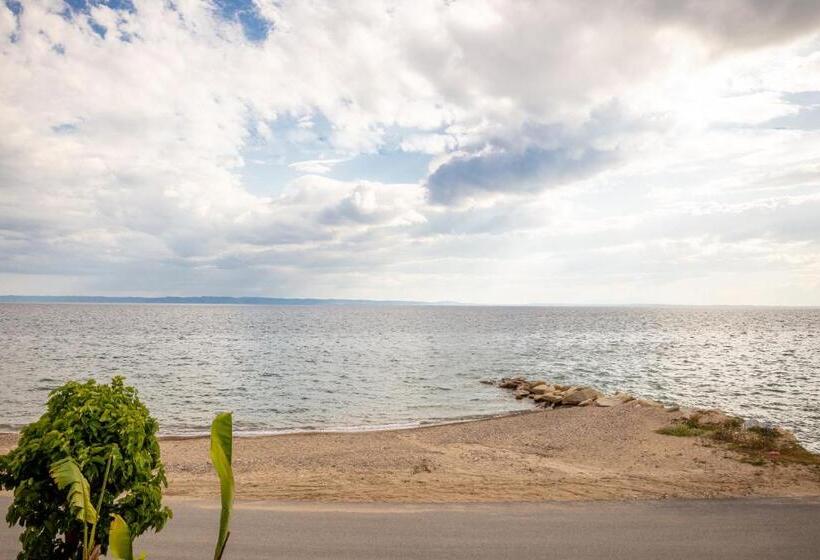 Королевский Люкс, Royalty Suites Seaside