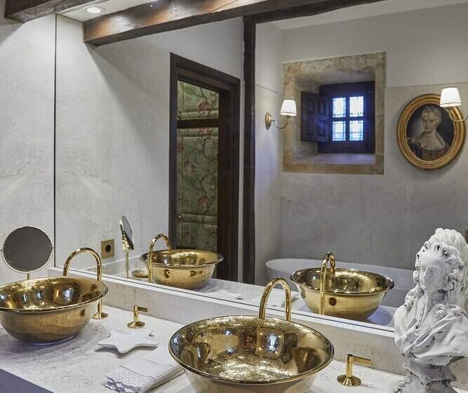 Полулюкс, Helguera Palacio Boutique & Antique